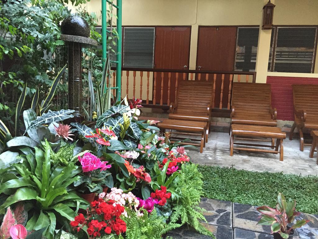 Siriwan Guesthouse Τσιάνγκ Μάι Εξωτερικό φωτογραφία