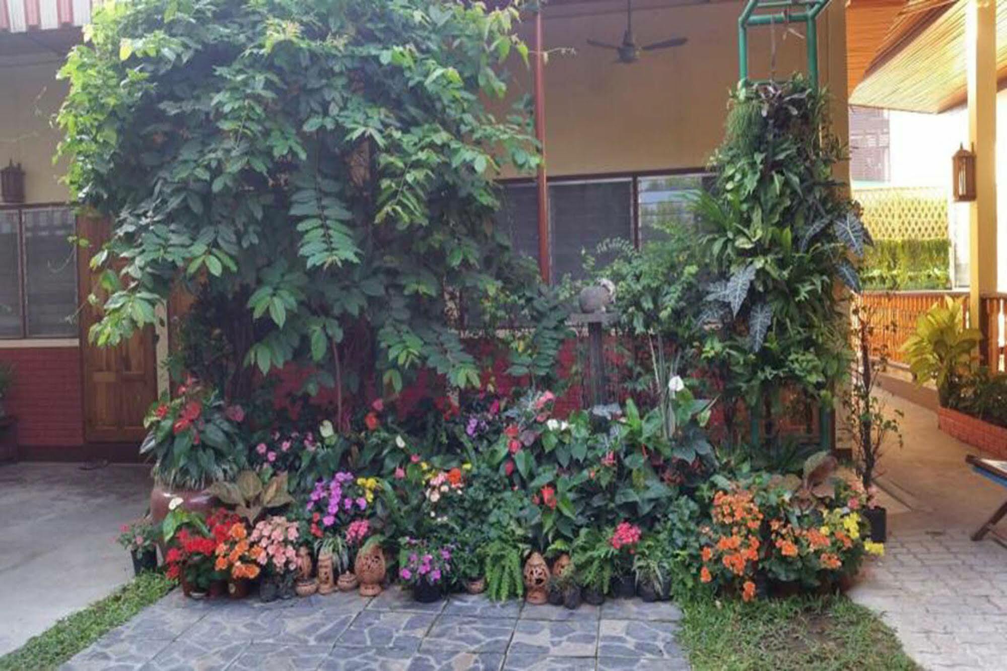 Siriwan Guesthouse Τσιάνγκ Μάι Εξωτερικό φωτογραφία