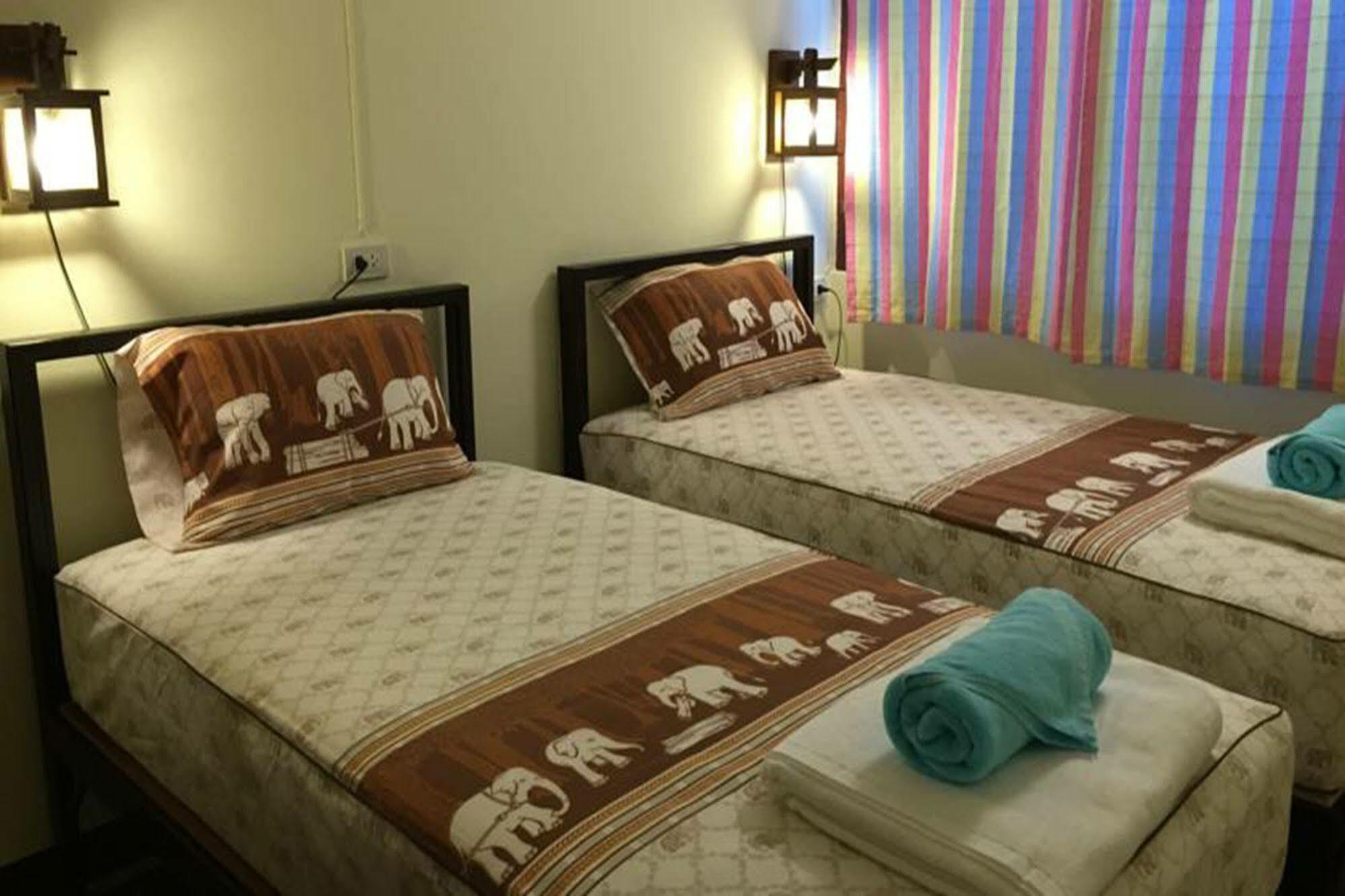 Siriwan Guesthouse Τσιάνγκ Μάι Εξωτερικό φωτογραφία