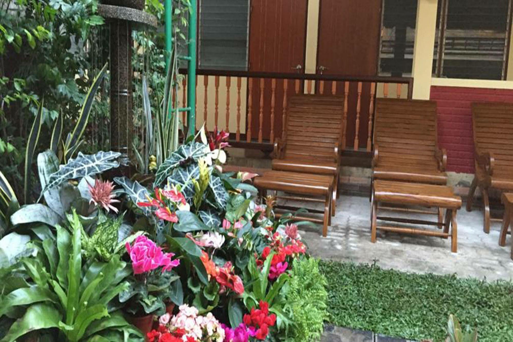 Siriwan Guesthouse Τσιάνγκ Μάι Εξωτερικό φωτογραφία