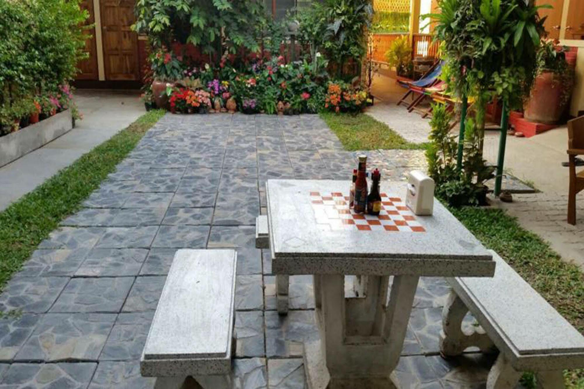 Siriwan Guesthouse Τσιάνγκ Μάι Εξωτερικό φωτογραφία